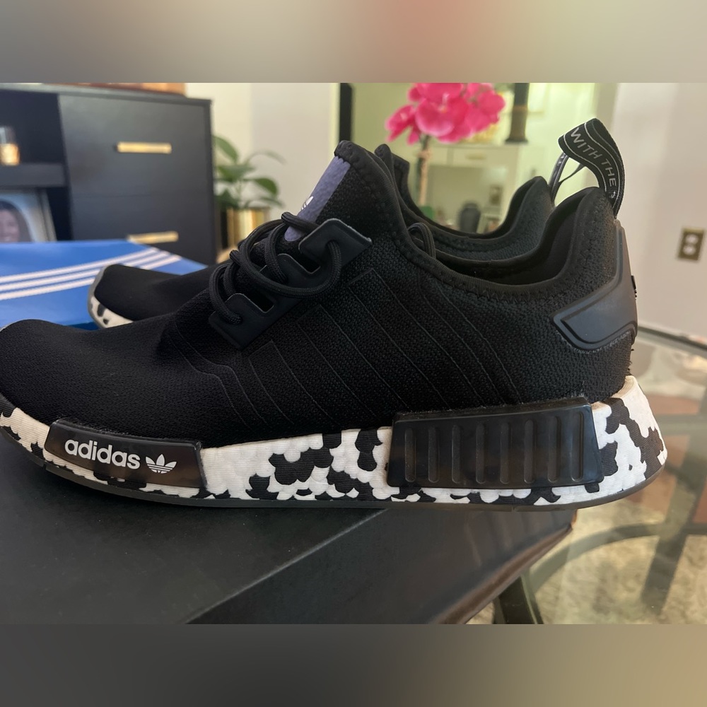 Adidas Men’s NMD R1 size 11.5 black sneakers